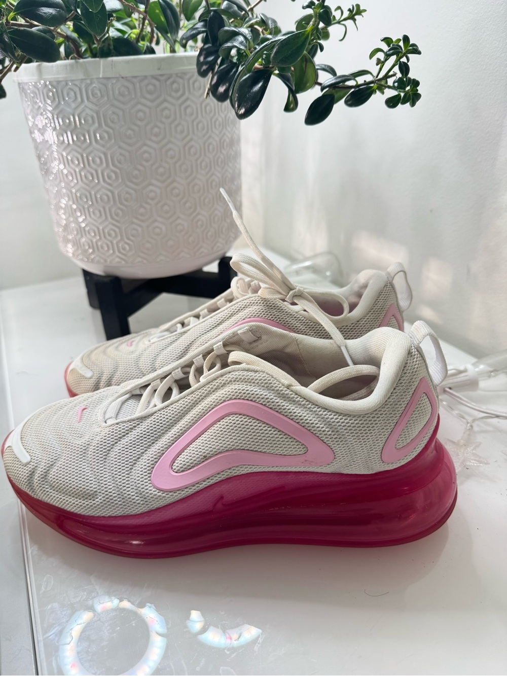 Nike Air Max Women's White and Pink  Cushioned Sneakers